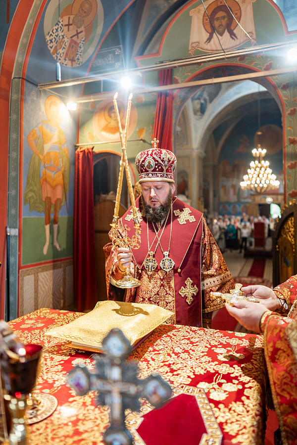 Архиерейское богослужение в храме мучеников Флора и Лавра села Ям г.о. Домодедово